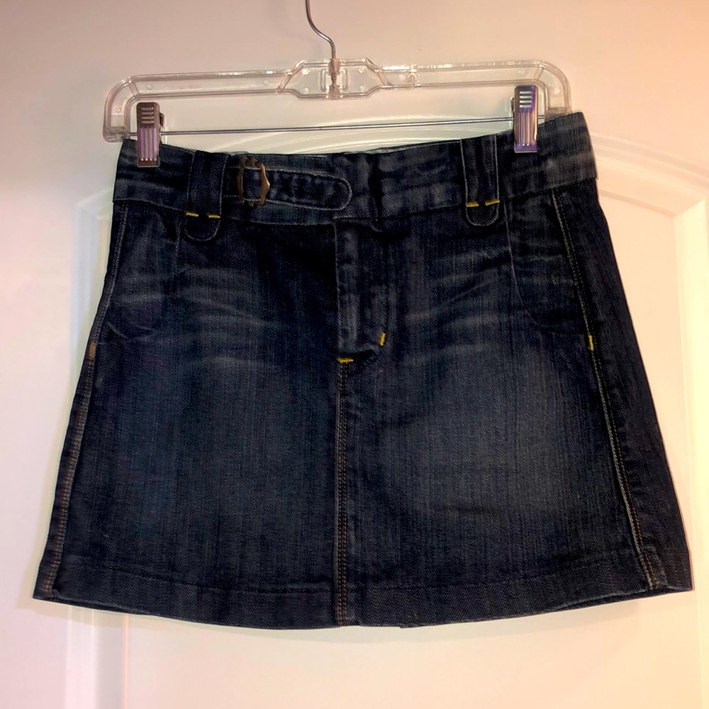 Seven mini denim skirt with back pleats. Size 25